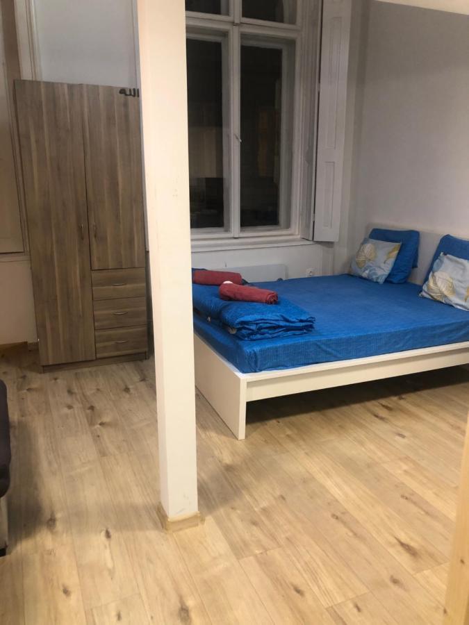 7Dab Rotten 4B3 Contactless Self Check-In Budapest Luaran gambar